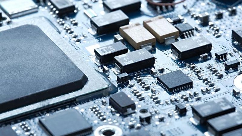 定制加工材质选择：半导体行业的关键考量**